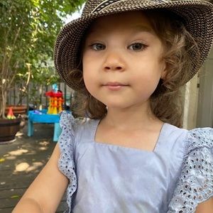 Meet your Posher, Sharon